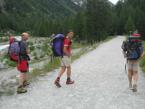 [2009-07-11] Hochtour Piz Morteratsch und Gletscherüberquerung mit Gipfeltour Munt Pers - Bernina CH (Bus)